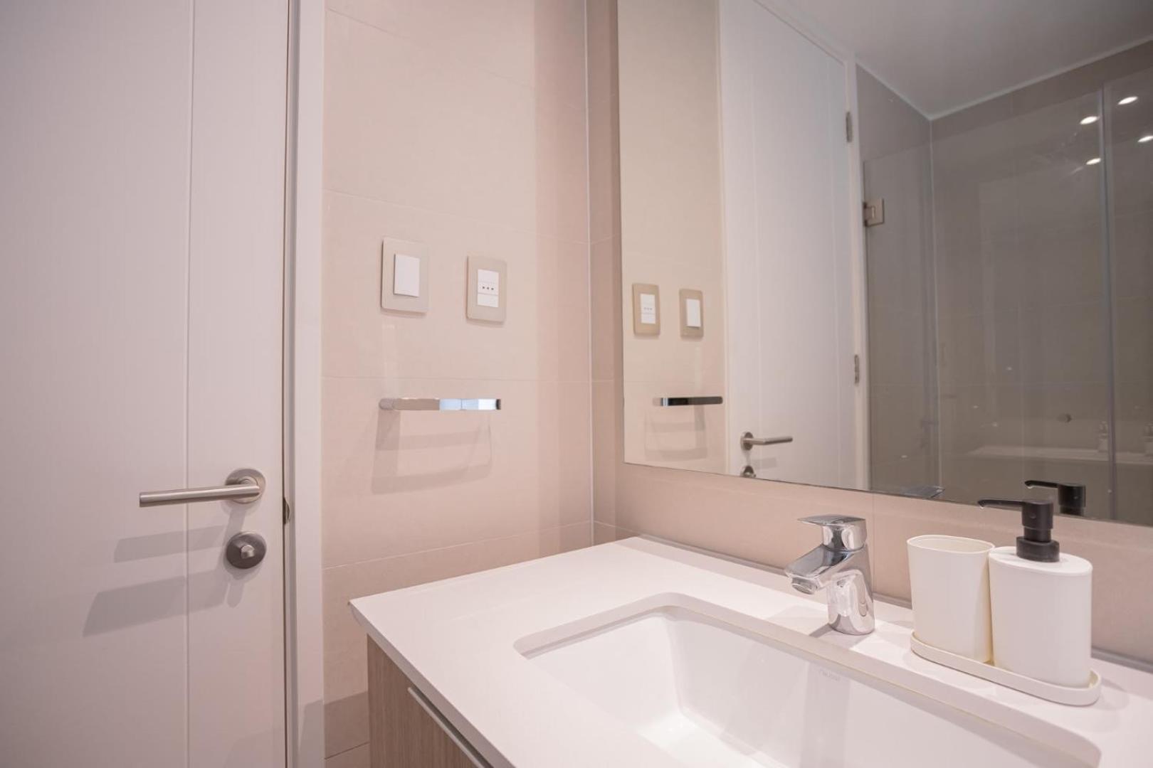 Total Comfort Steps From Parque Araucano Apartamento *