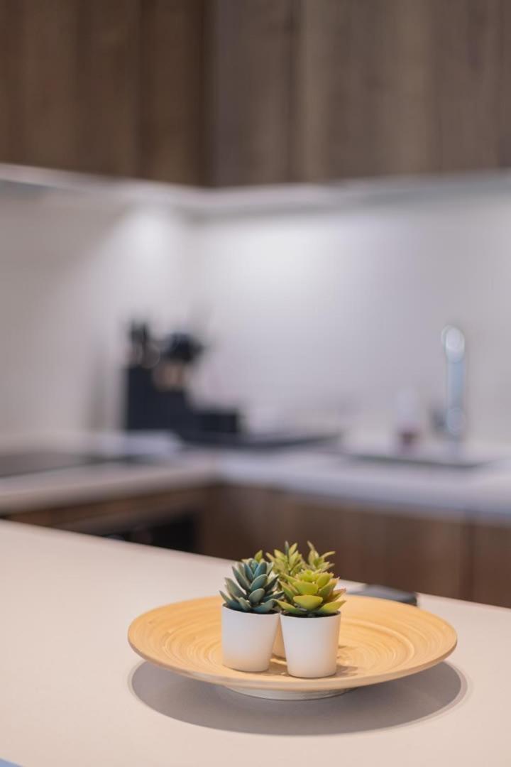 Total Comfort Steps From Parque Araucano Apartamento