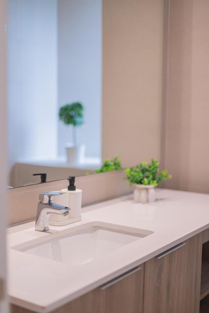 Total Comfort Steps From Parque Araucano Apartamento *