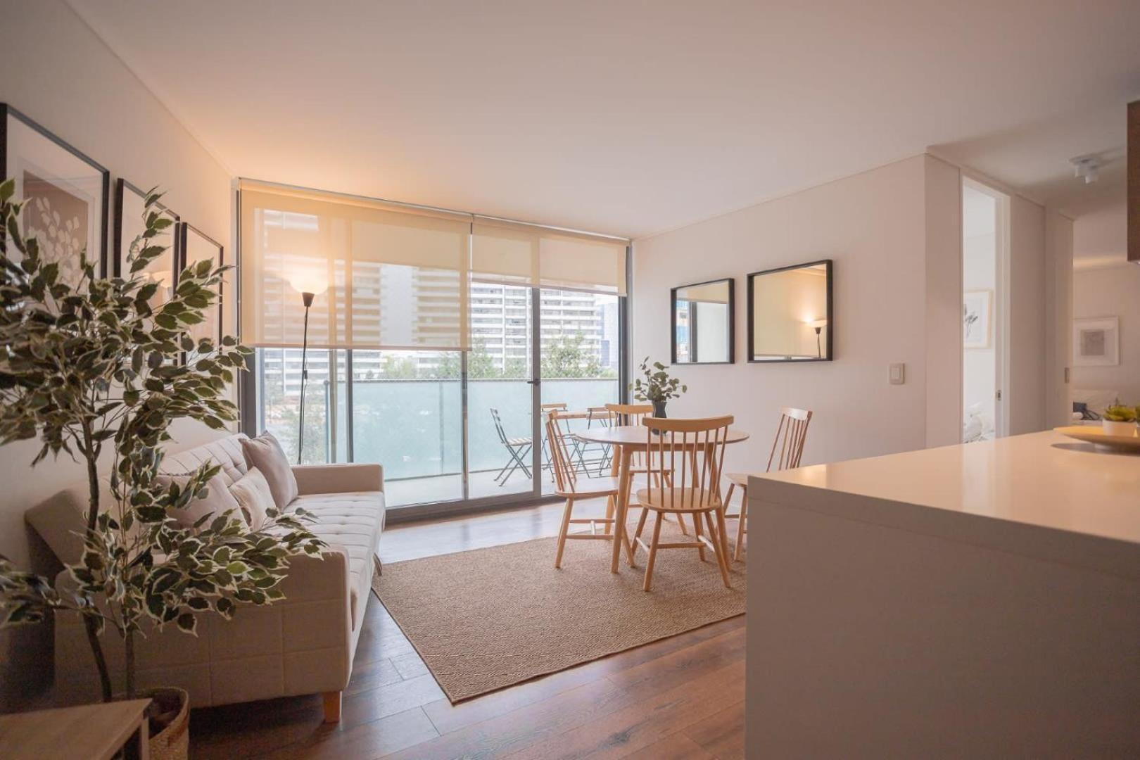 Total Comfort Steps From Parque Araucano *